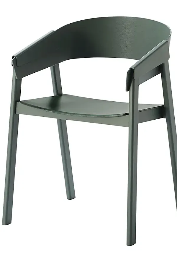 Riktigt fin Stol som passar bra vid många olika tillfällen.