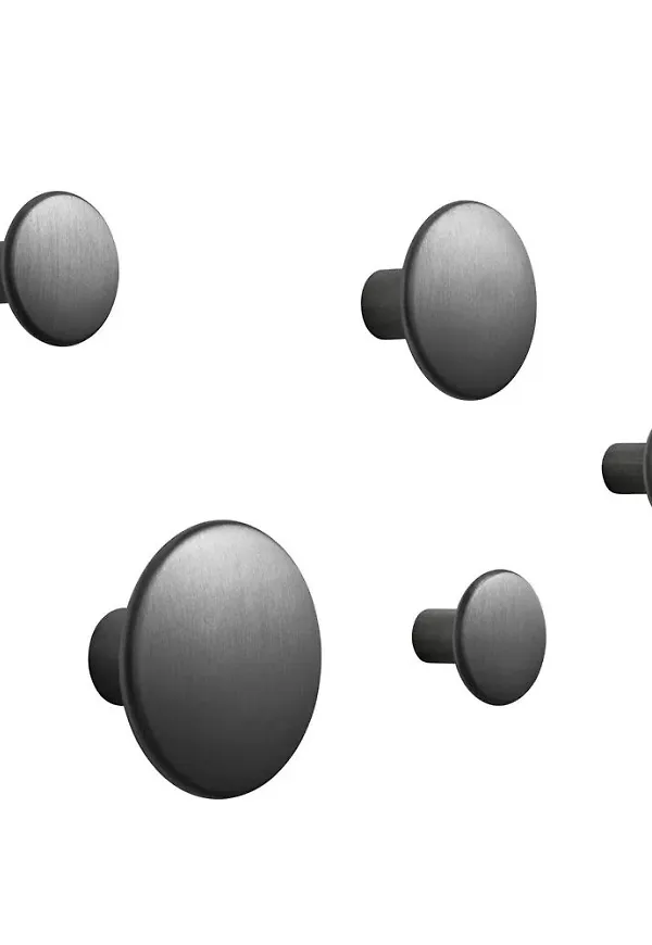 Fin svart hängare 2025 från Muuto.