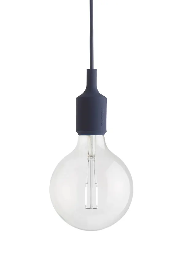 Otroligt snygg pendel i blått från Muuto.