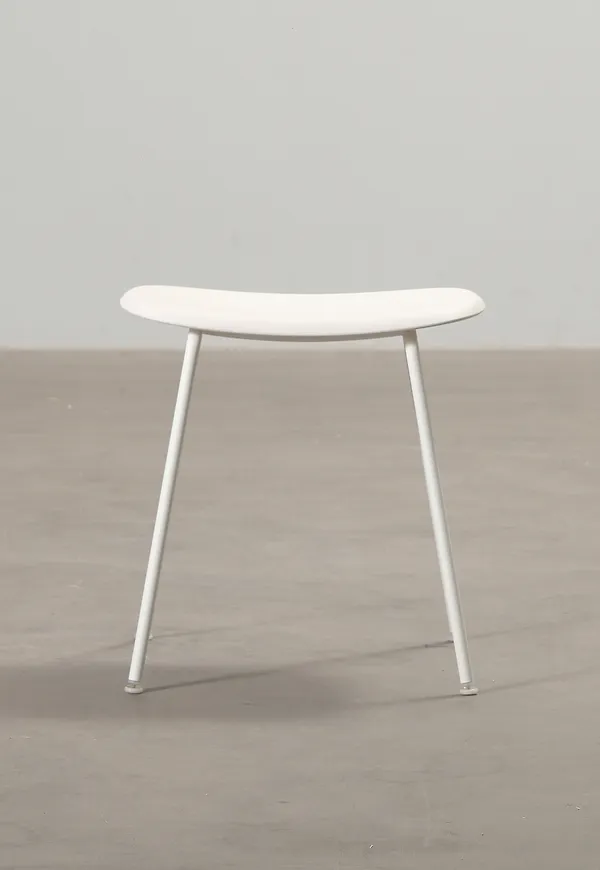 Vit Muuto-pall i skön modell.