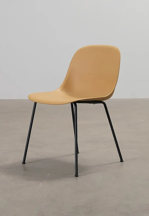 Riktigt fin svart stol 2026 från Muuto.