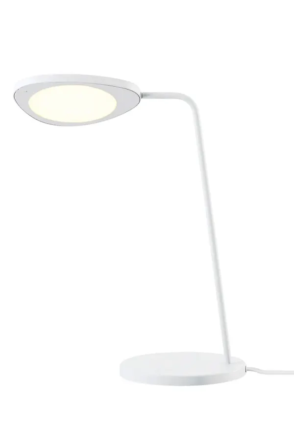Elegant bordslampa i vitt från Muuto.