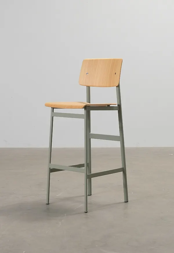 Grön Muuto-ekstol i vacker modell.
