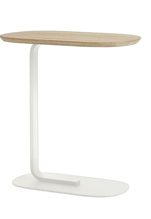 Moderiktig bord som passar bra vid många olika tillfällen.