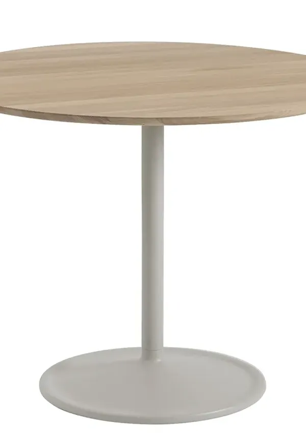 Moderiktig aluminiumbord 2026 från Muuto.