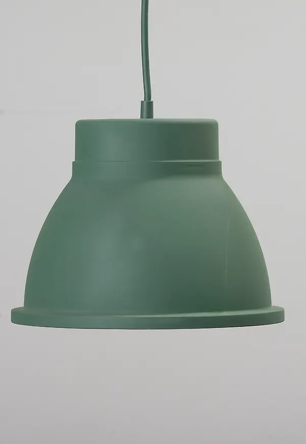 Fin industrilampa 2025 från Muuto.