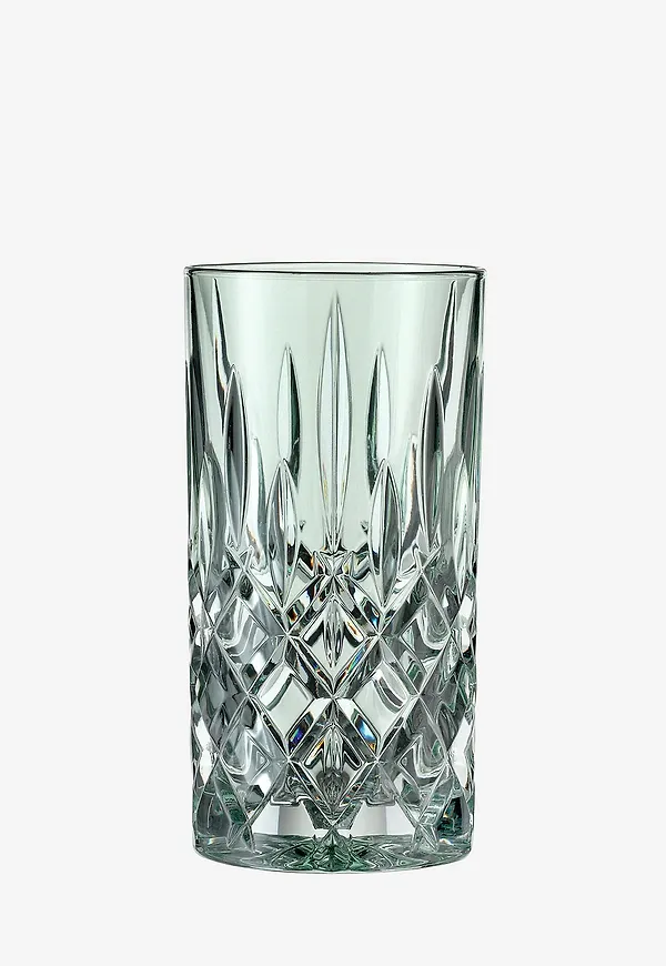 Otroligt fin cocktailglas i grönt från Nachtmann.