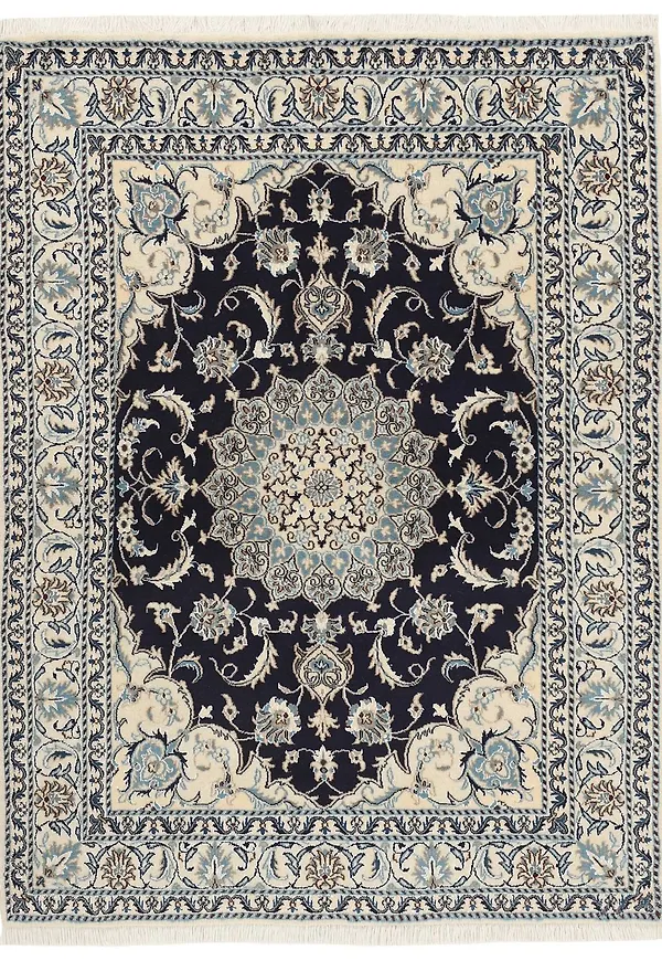 Exklusiv beige möbel i ull från Rezas.