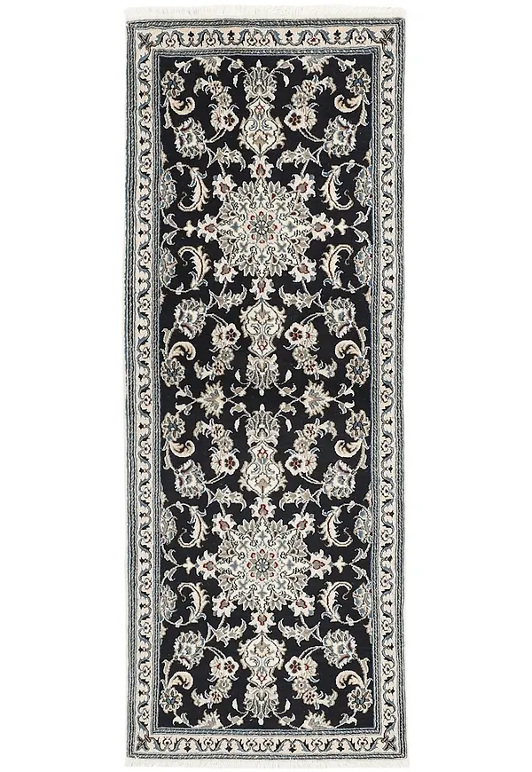 Mysig blå möbel i ull från Rezas.