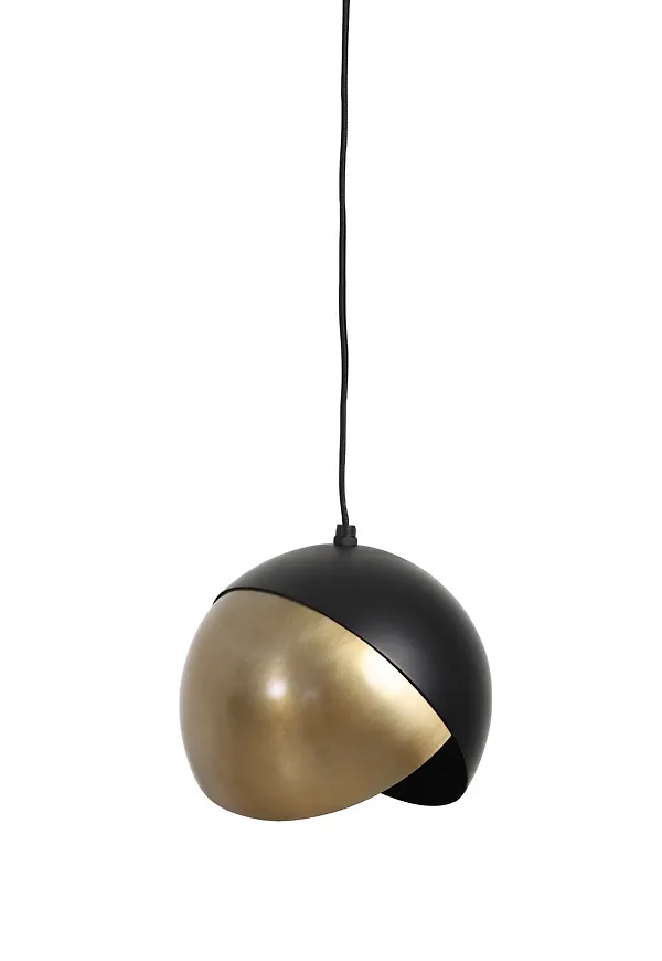 Superfin lampa 2024 från Light & Living.