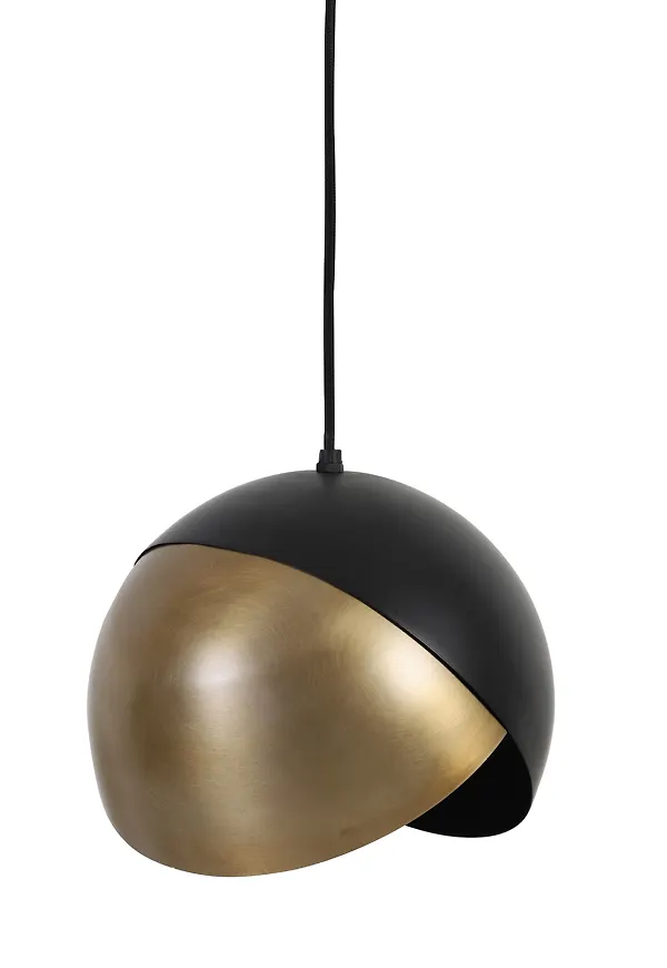 Ikonisk taklampa 2024 från Light & Living.