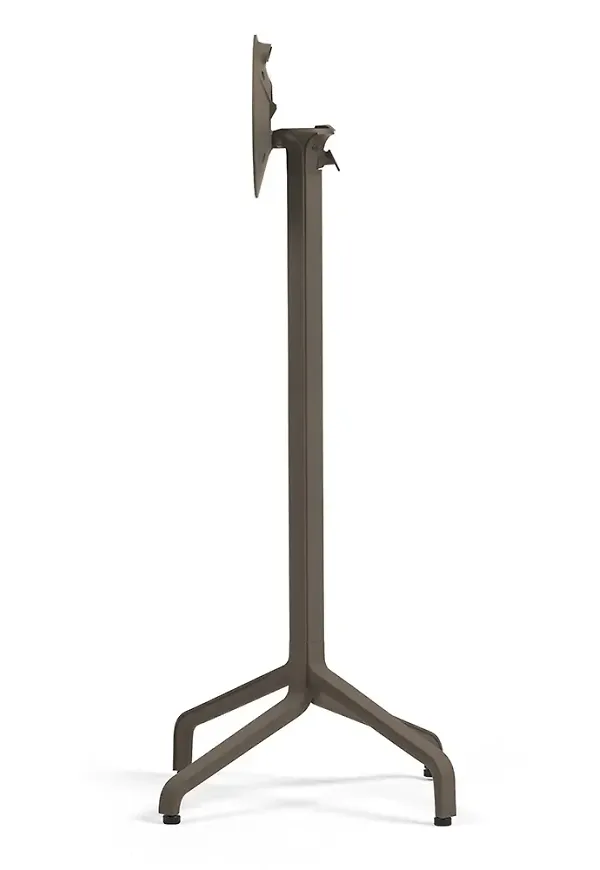 Elegant aluminiumbord 2026 från Nardi.