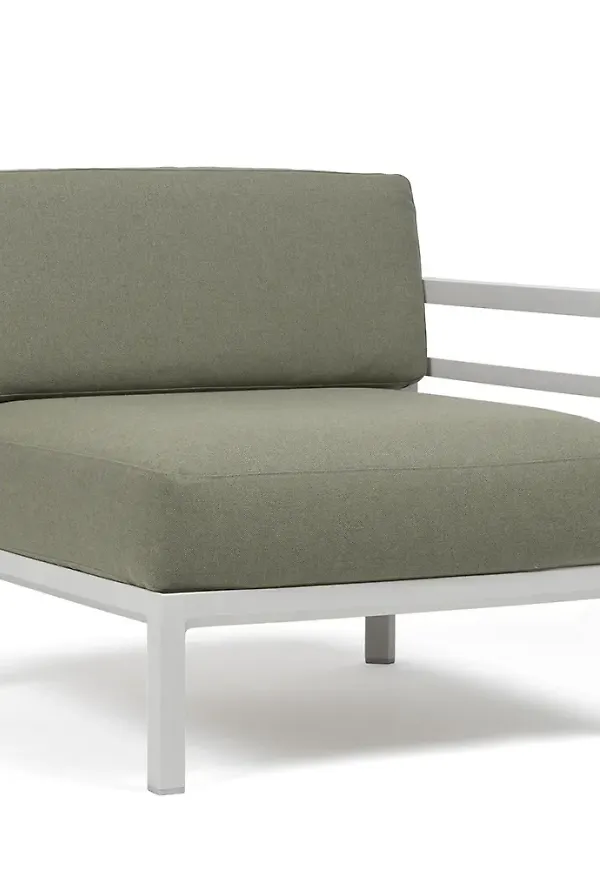 Supersnygg Soffa som passar bra vid många olika tillfällen.
