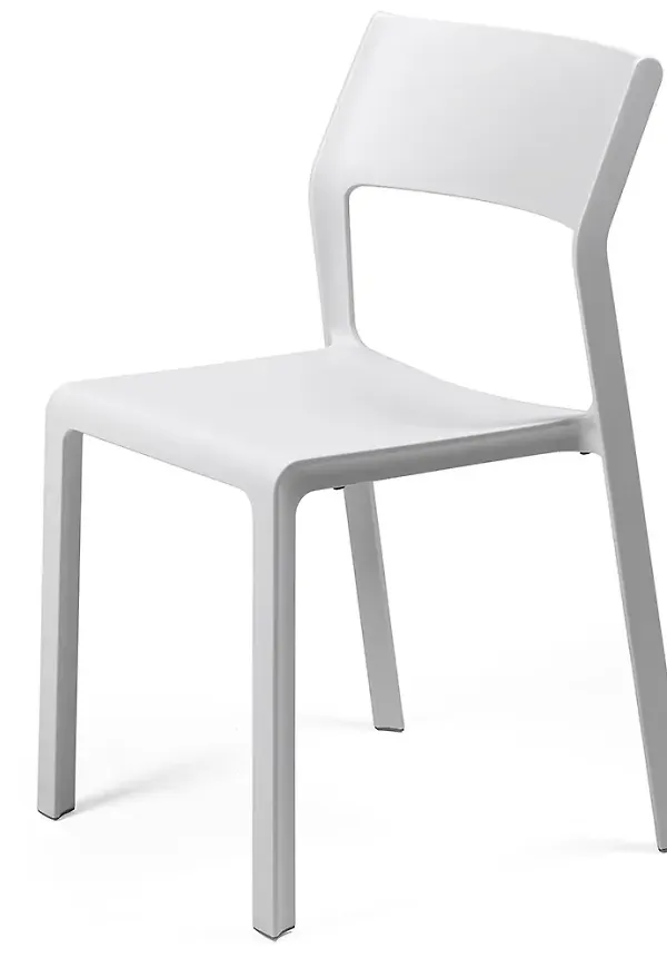 Vacker stapelstol 2024 från Nardi.