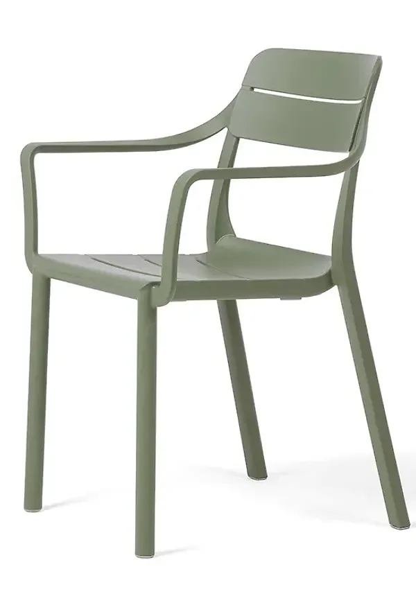 Moderiktig Stol som passar bra vid många olika tillfällen.