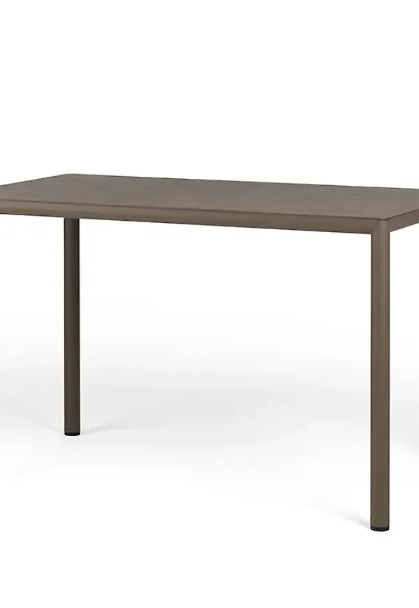 Skön bord som passar bra vid många olika tillfällen.