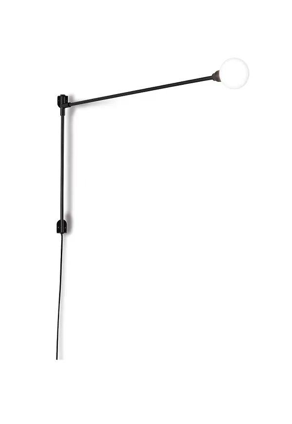 Fantastiskt fin vägglampa i aluminium från Nemo Lighting.