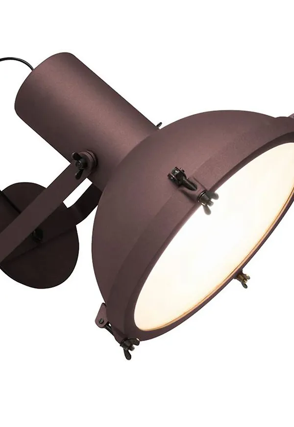 Supersnygg utomhusvägglampa i brun färg gjord i aluminium.