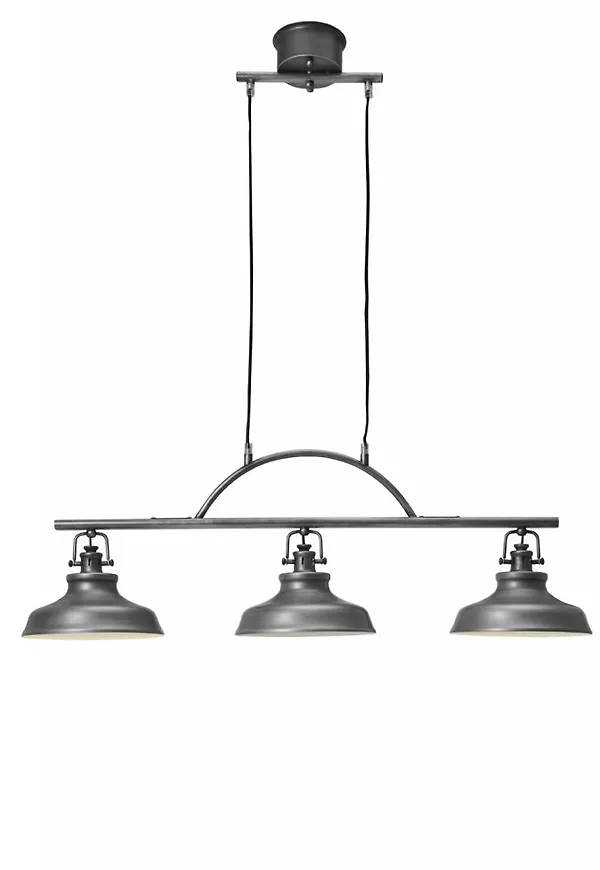 Stilriktig lampa i järn från Cottex.