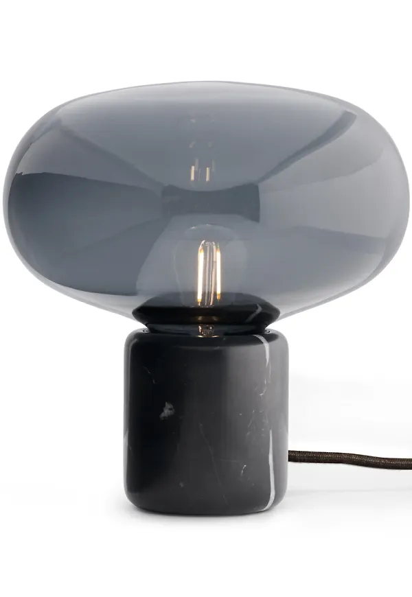 Riktigt snygg grå bordslampa 2025 från New Works.