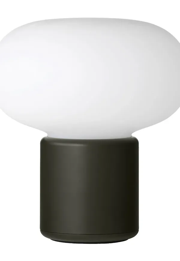 Trendig lampa i grönt från New Works.