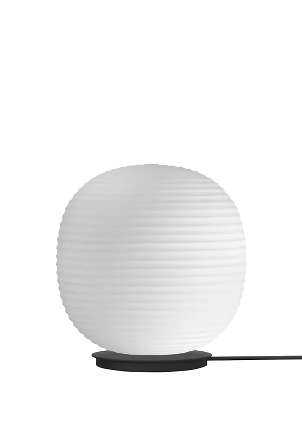 Riktigt snygg vit lampa 2026 från New Works.