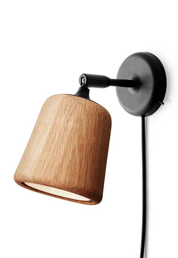 Jättefin vägglampa 2025 från New Works.