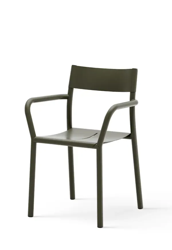 Komfortabel utemöbel i mörkgrönt från New Works.