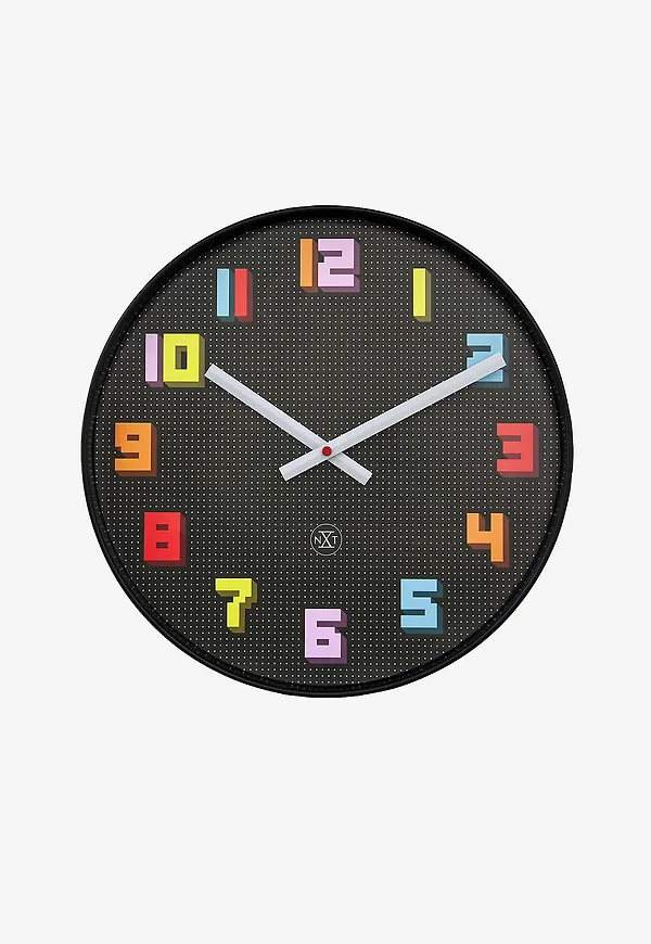 Modern väggklocka i svart från NeXtime.