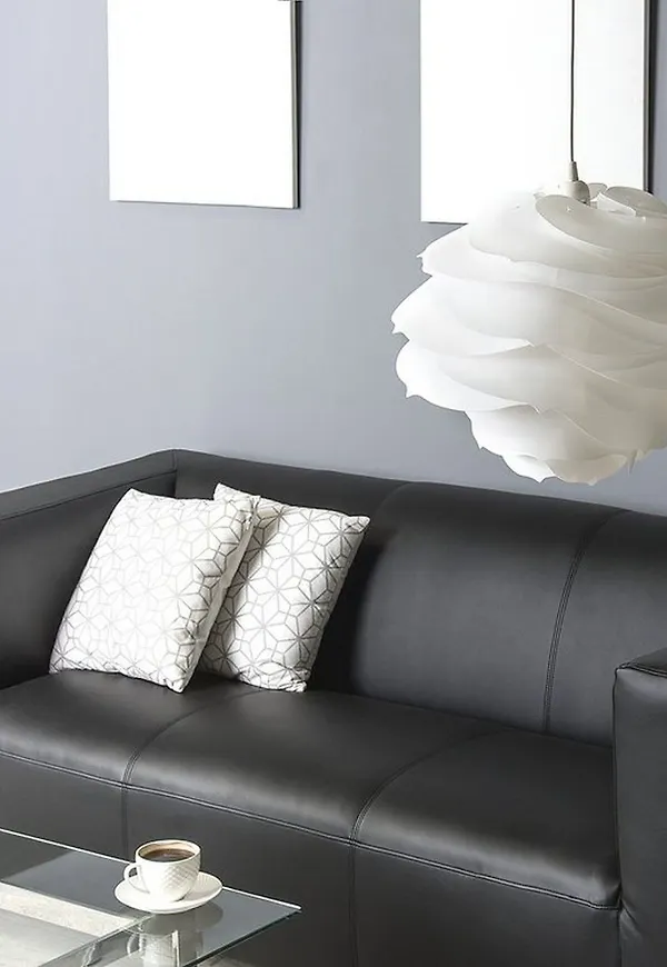 Elegant Lampa som passar bra vid många olika tillfällen.