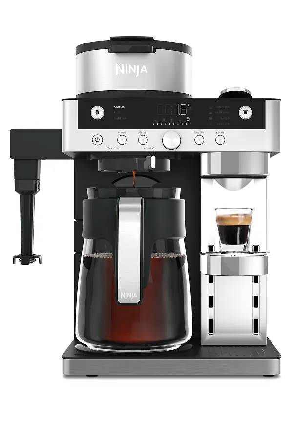 Svart Ninja-espressomaskin i mysig modell.