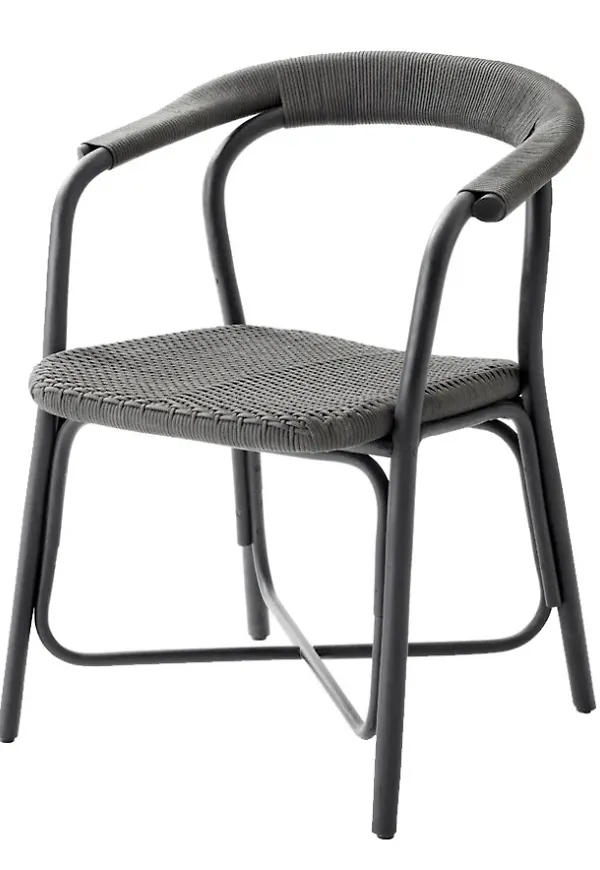 Modern aluminiumkarmstol 2025 från Cane-Line.