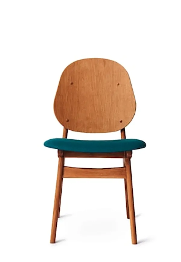 Riktigt trendig warm nordic stol i turkos färg gjord i ek.