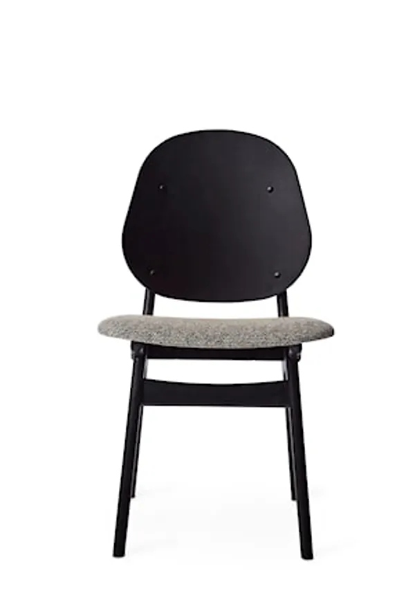 Supersnygg grå stol 2025 från Warm Nordic.