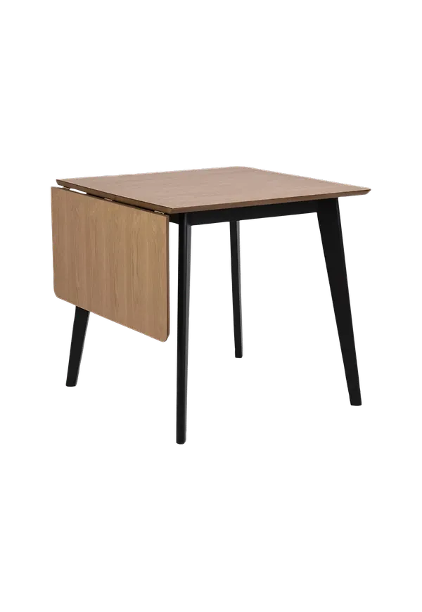 Cool matbord i ek 2025 från NORDFORM.