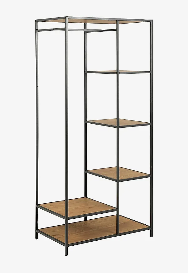 Brun NORDFORM-garderob i fantastiskt snygg modell.