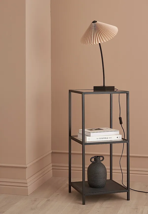 Fantastiskt snygg svart hylla 2025 från NORDFORM.