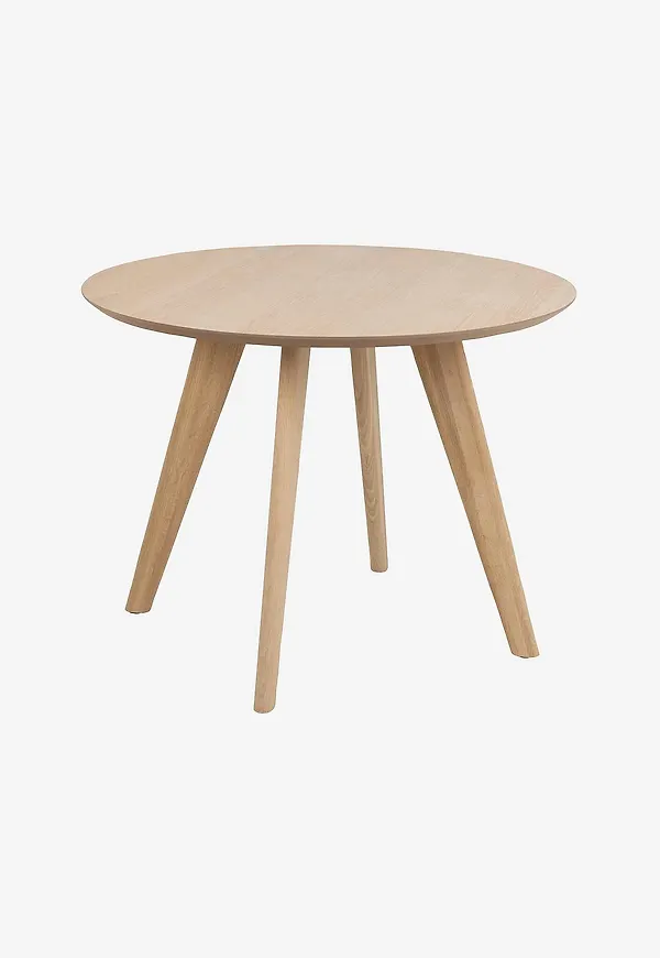 Komfortabel matbord i ek från NORDFORM.