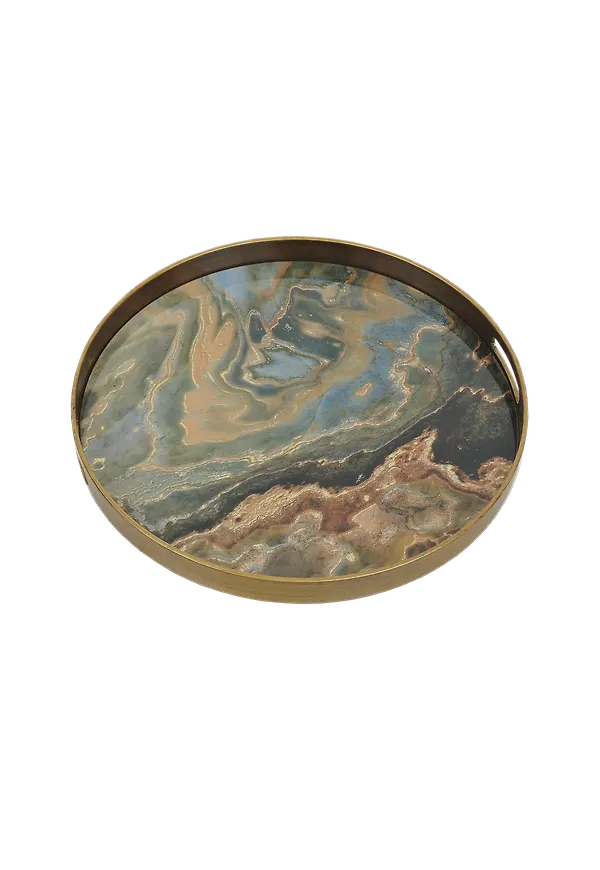 Söt träramar i guld från Nordic Furniture Group.