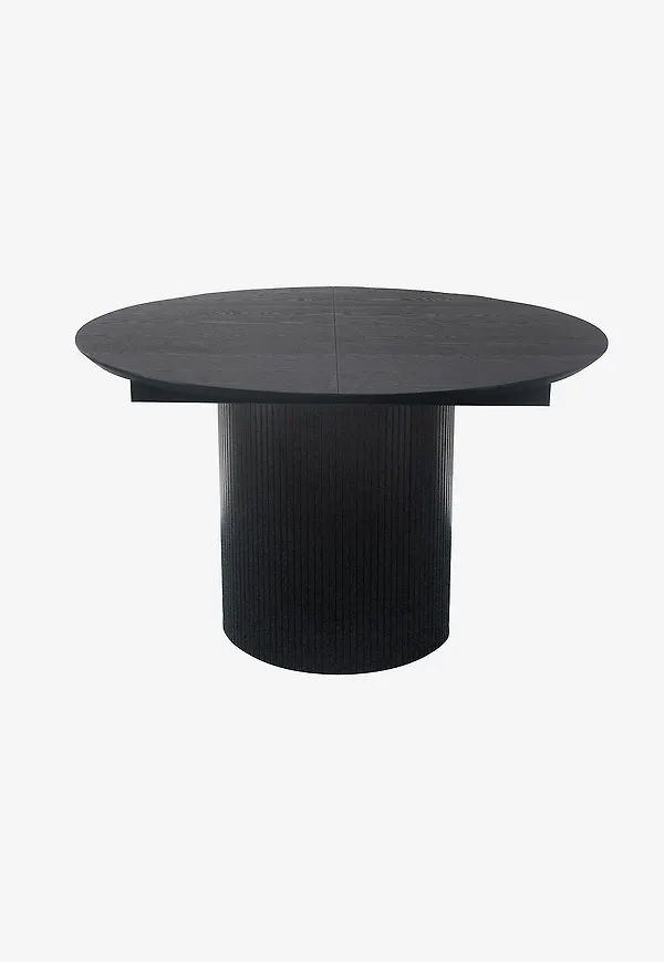 Riktigt fin matbord 2025 från Nordic Furniture Group.