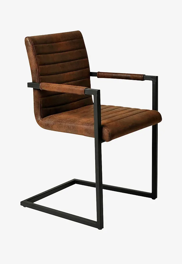 Stilren brun matstol 2025 från Nordic Furniture Group.