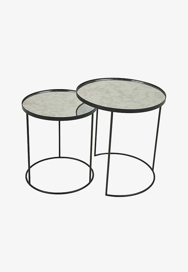 Söt satsbord i svart från Nordic Furniture Group.