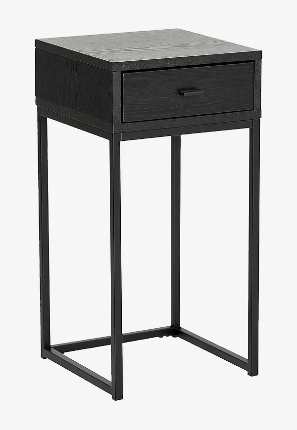 Riktigt snygg bord i svart färg gjord i järn.