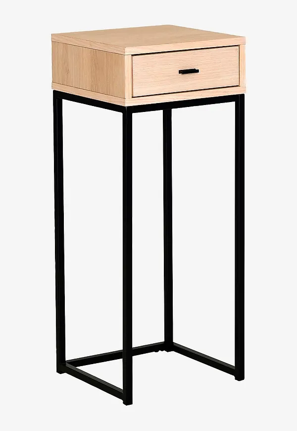 Mysig ekbord 2025 från Nordic Furniture Group.