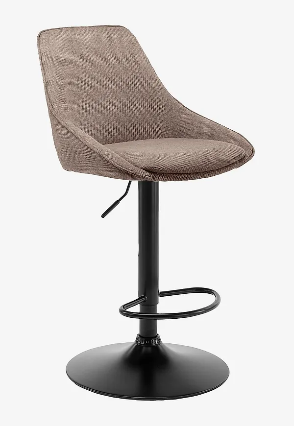 Jättesnygg brun stol 2026 från Nordic Furniture Group.