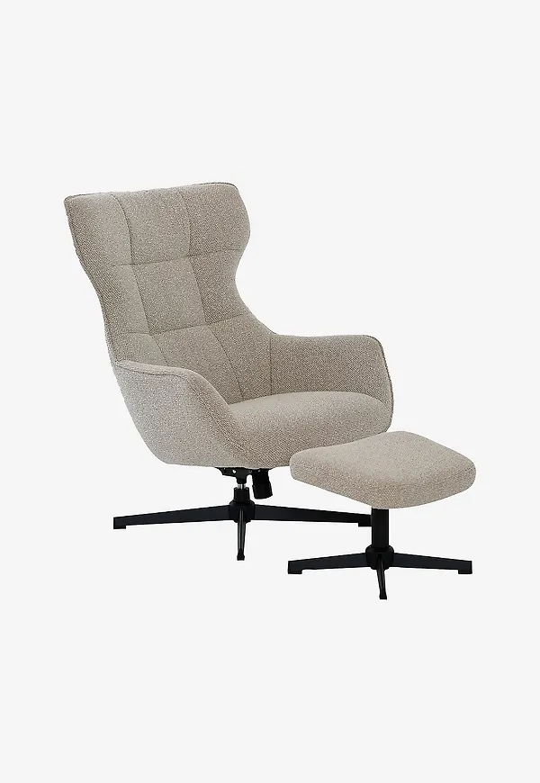 Stilriktig snurrfåtölj i beiget från Nordic Furniture Group.