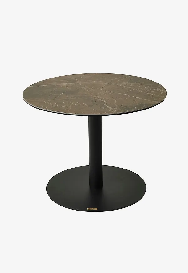 Otroligt fin bord 2026 från Nordic Furniture Group.