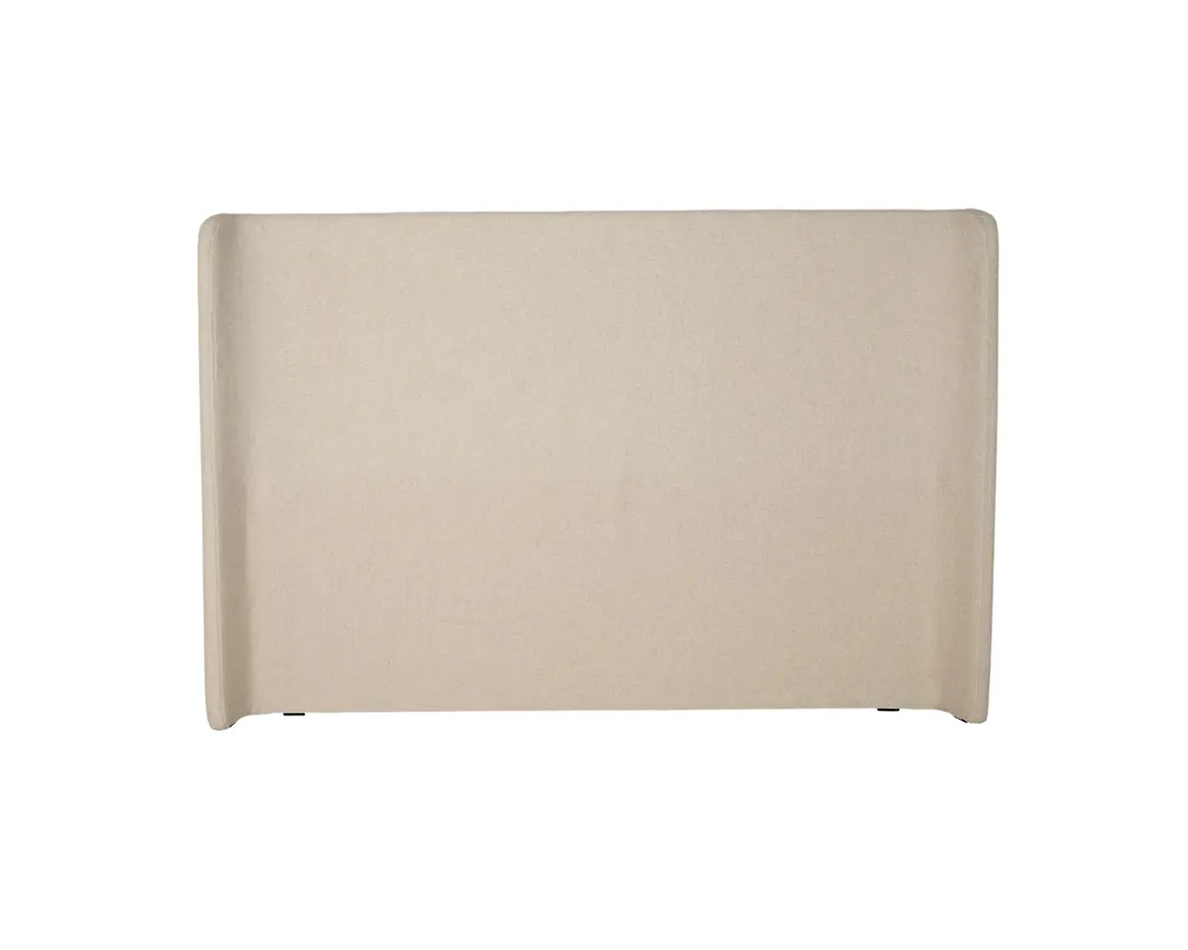 Fantastiskt snygg Säng som passar bra vid många olika tillfällen.