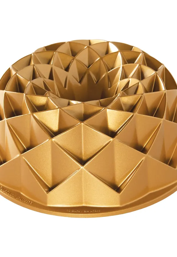 Guldfärgad Nordic Ware-bakform i jättefin modell.