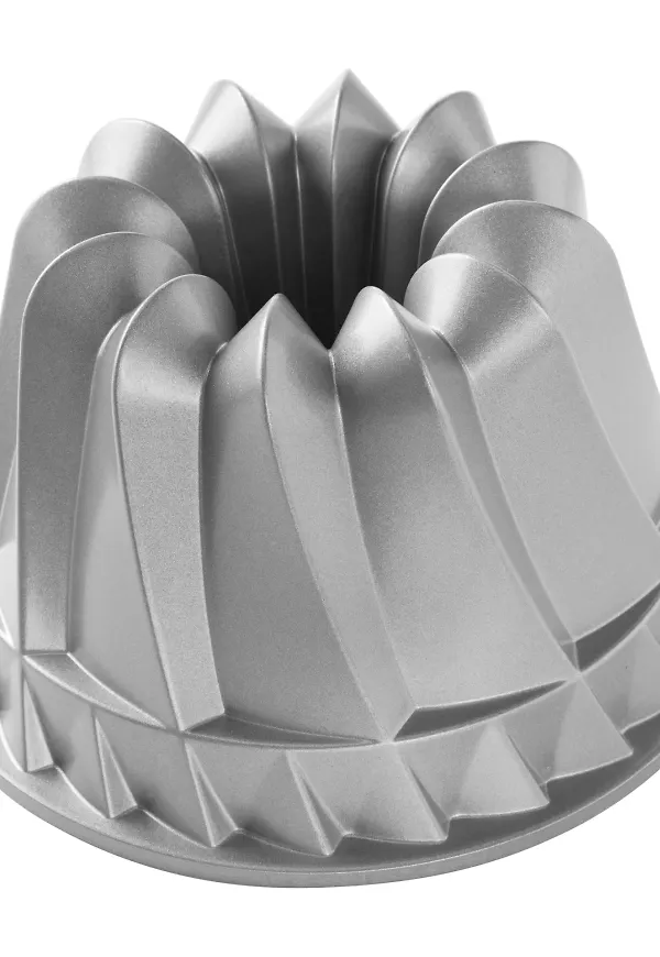 Silverfärgad Nordic Ware-bakform i jättefin modell.